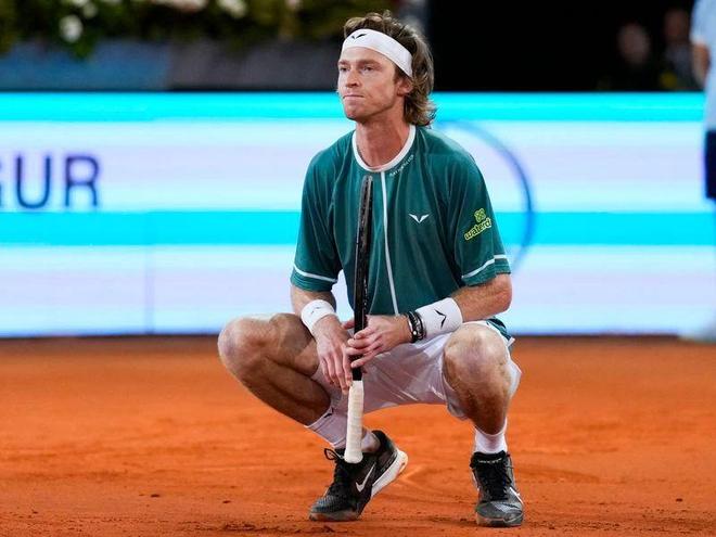 使他在较短 使他在较短