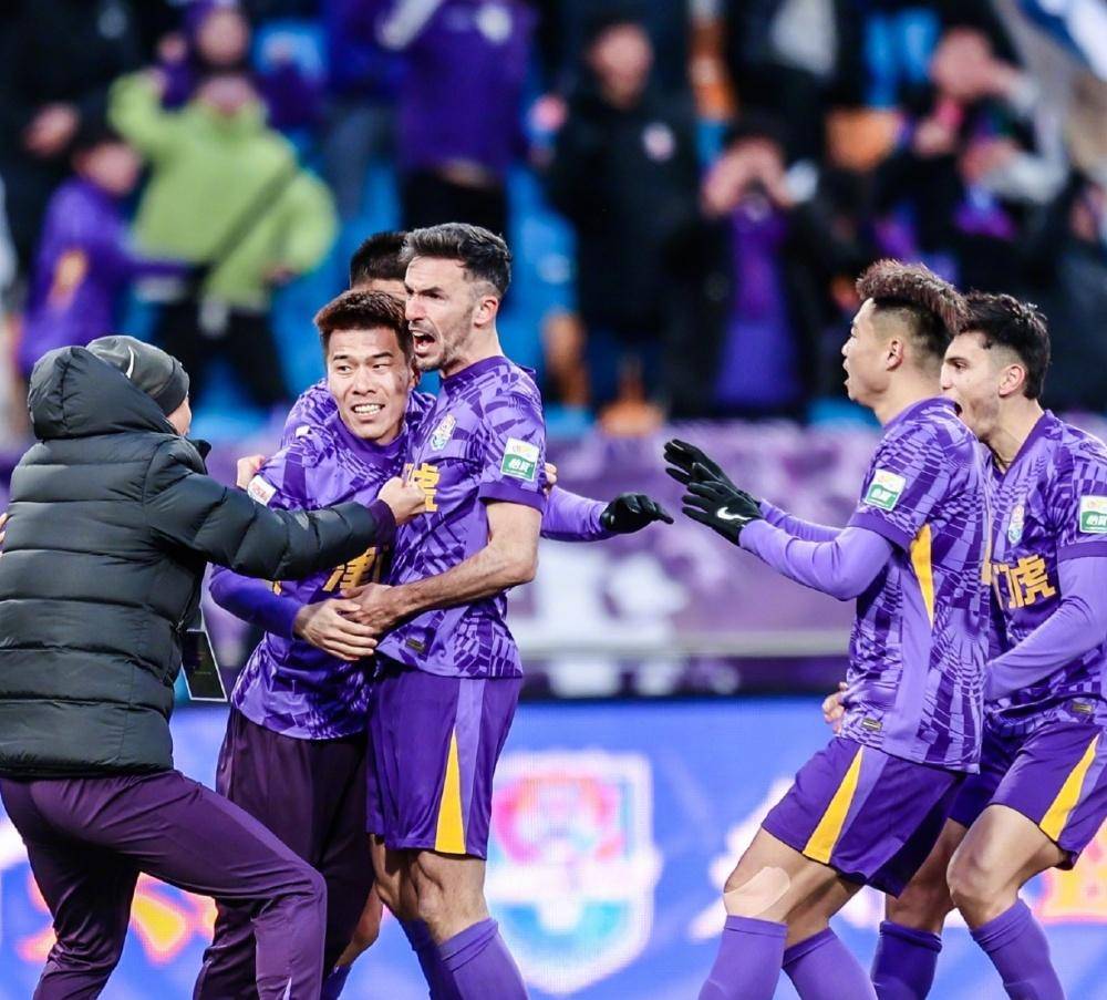 成为历届比 成为历届比