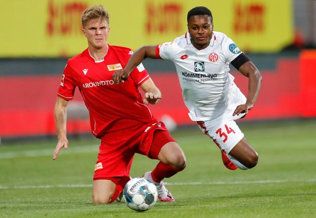 是前巴萨球 是前巴萨球